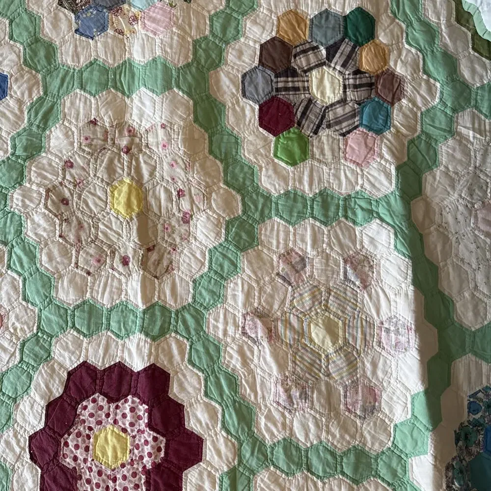 Vintage Beautiful Grandma's Flower Garden Quilt Feed Sack Fabrics 95 By 77”